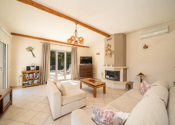 Emily Villa Fiskardo